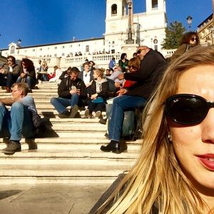 Meet your Posher, Elizabeth